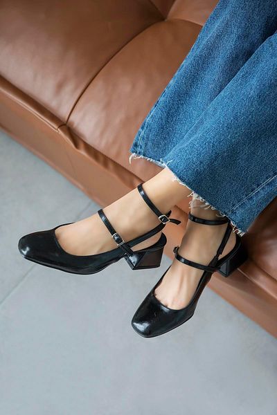 STRASWANS Black Viola Women's Heeled Leather Shoes - Crease Design
