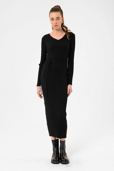 Antioch Black Women's Ribbed Midi Knitwear Dress