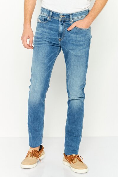 Diesel بنطلون جينز رجالي ضيق قابل للتمدد، أزرق فاتح