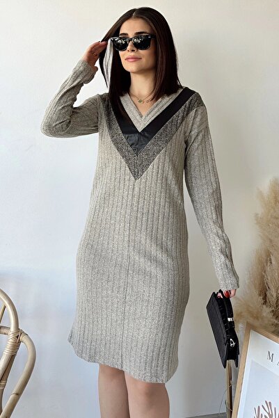 Juuuj Γυναικείο μπεζ φόρεμα με λαιμόκοψη με λαιμόκοψη με μακρυμάνικο πλεκτό φόρεμα πάνω από το γόνατο