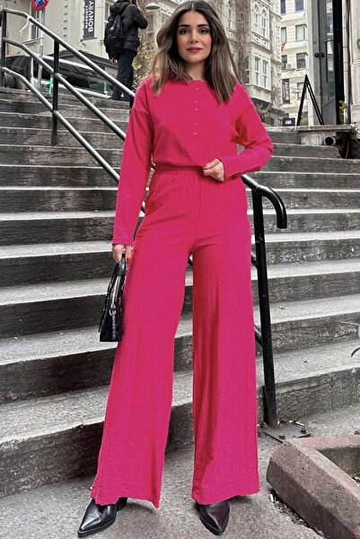 Juuuj Bluză cu gât rotund cu nasturi fucsia și pantaloni largi cu talie elast...