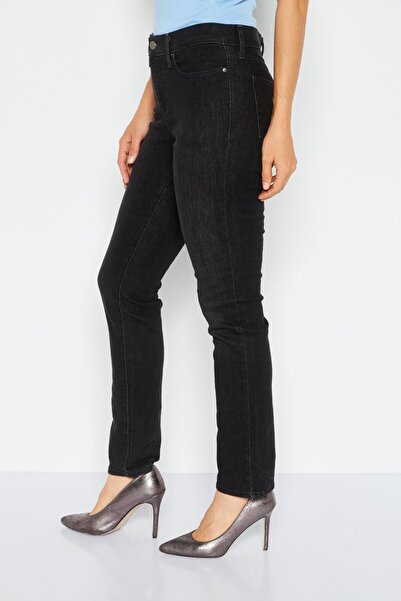 Levi's Women Slim Fit Solid Stretchable Jeans, Black