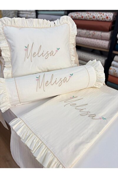 GAYE EV TEKSTİLİ BEBEK İSİMLİ NAKIŞLI ŞEKER YASTIKLI PİKE SET %100 PAMUKLU OEKO-TEX SERTİFİKALI