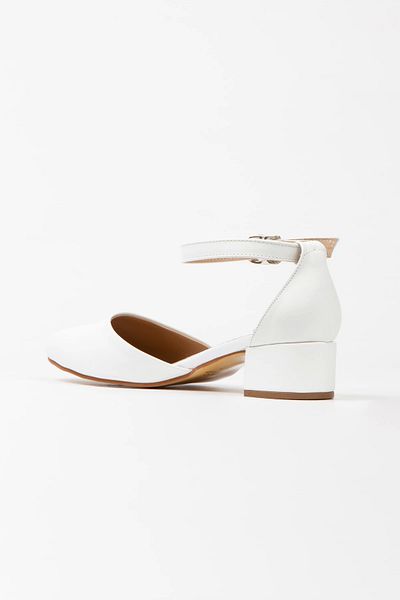 GULT White Women's Karnıyarık Model Low Heel Shoes