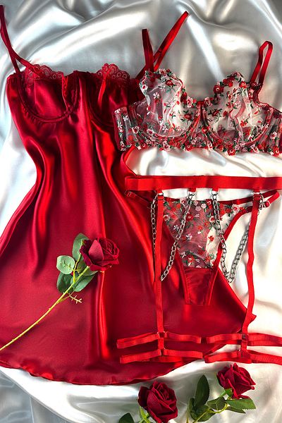 Madame Mercy 6 Piece Set with Garter Dress ()
