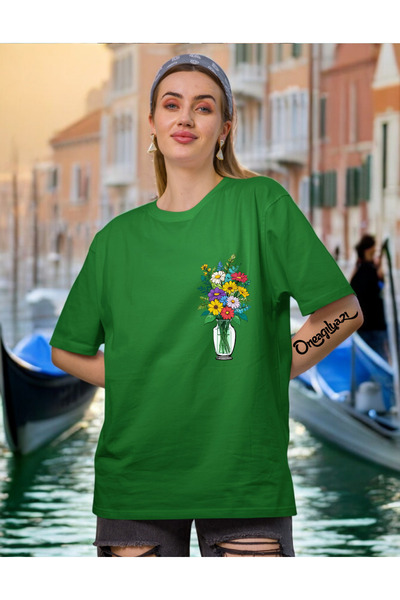 oneagılyazı Detalj vaze Štampano Žene Oversize kroj T-shirt