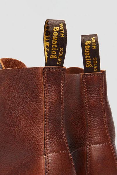 Dr. Martens 1460 Pascal Cashew Ambassador – bequemer Schnitt mit Rutsche