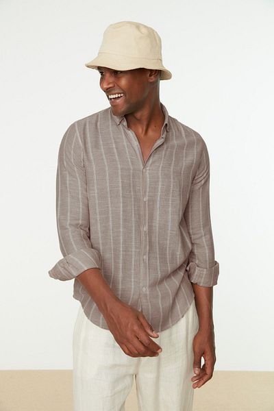 Trendyol Collection Gestreiftes Slim Fit Hemd – Knopfkragen, TMNSS22GO0028