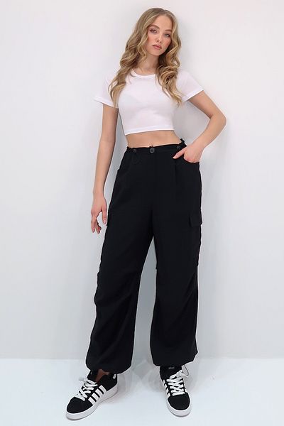 Trend Alaçatı Stili Pantaloni cargo negri pentru femei, cu buzunare cargo, cu picioare elastice, țesute aerobin ALC-X11716