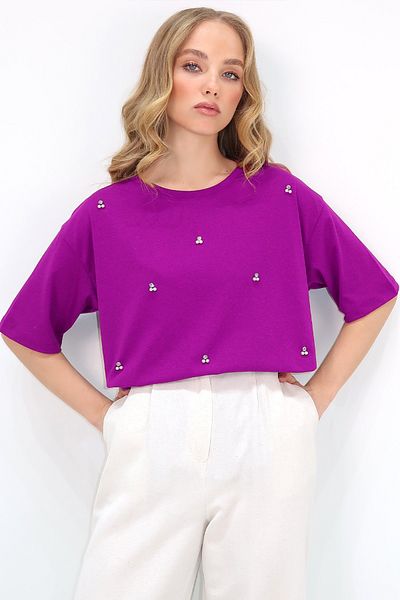 Trend Alaçatı Stili Women's Purple Crew Neck Oversize Pearl and Stone Embroidered T-Shirt Alc-X11964
