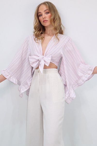 Trend Alaçatı Stili Fliederfarbene, gestreifte, gekräuselte Leinenbluse mit Ärmeln für Damen ALC-X10336