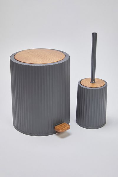 Trendyol Collection Σετ 2 Ξύλινων Λεπτομερείς Πλαστικοί Κάδοι Απορριμμάτων και Βούρτσα Μπάνιου - TPHSS25BST00004