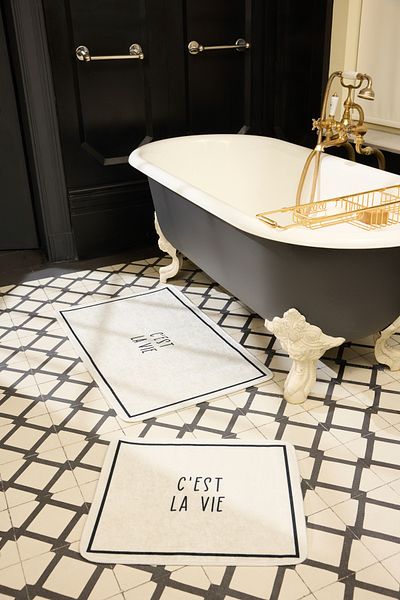Trendyol Collection Set mit 2 bedruckten, rutschfesten Boden-Badematten TPHSS25BPS00009