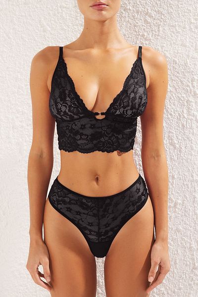 Trendyol Collection Černé krajkové prolamované soupravy spodního prádla bez čepice Thmss25Cc00009