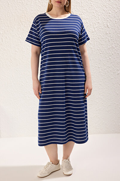 Trendyol Curve Φόρεμα με ριγέ πλεκτό γιακά ποδηλάτου Navy Blue TBBSS25AH00087