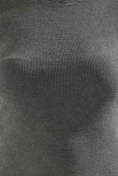 Trendyol Collection Elastická antracitová halenka s žebrovaným výstřihem - Body-Sitting, Twoss23Bz00025