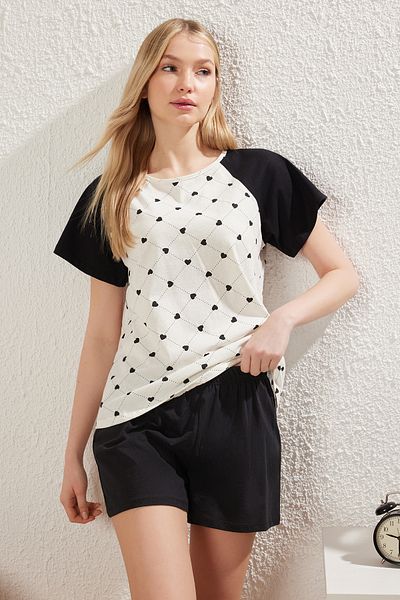 Trendyol Collection Hearted Black-Ecru Cotton Pajamas Set - Raglan Sleeves & Shorts Thmss25Pt00177