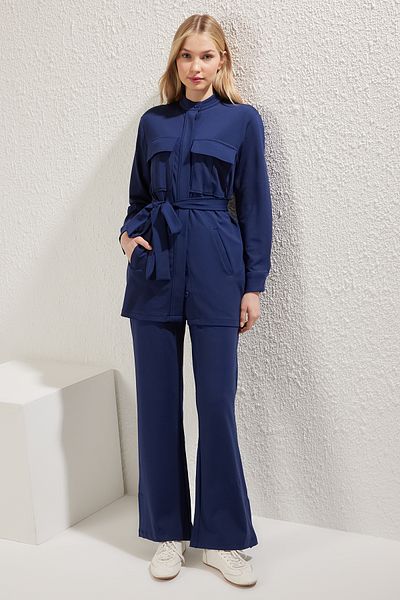 Trendyol Modest Detailný potápačský/potápačský pletený oblek s opaskom v tmavomodrej farbe Tctss24Us00043