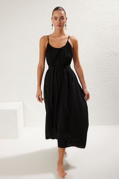 Trendyol Collection Černé maxi tkané plážové šaty s vlečkou - TBESS25EL00086
