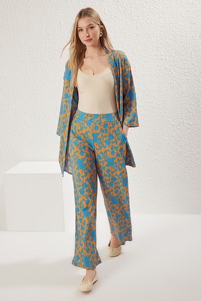 Trendyol Collection Orange bedruckter, bequem geschnittener, flexibler Kimono-Strick-Unterteil-Oberteil-Anzug TWOSS24AU00103