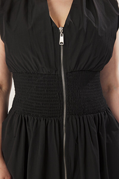 Trendyol Curve Μαύρο αμάνικο φόρεμα με φερμουάρ, υφαντό σε μεγάλο μέγεθος
