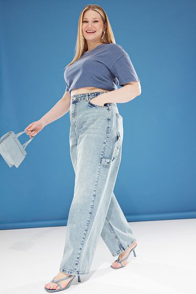 Trendyol Curve Blue High Waist Pipe Leg Plus Size Jeans Tbbaw25Cj00034