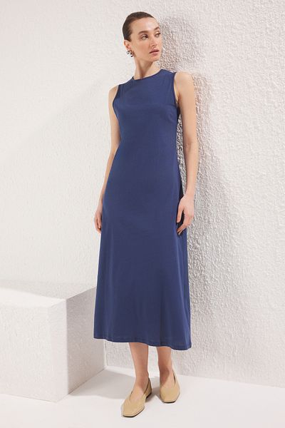 Trendyol Modest Námořnicky modré nepodšité rovné pletené jednobarevné žerzejové hidžábové šaty TCTSS21UK0034