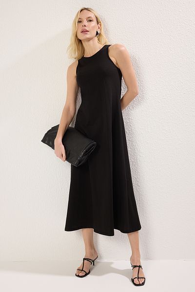 Trendyol Collection Μαύρο γιακά με καπίστρι Μίντι πλεκτό φόρεμα γραμμής/καμπάνας TWOSS25EL00226