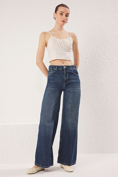 Trendyol Collection Темно-сині джинси з заниженою талією та широкими штанинами TWOSS25JE00157