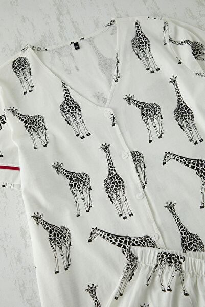 Trendyol Curve Σετ Πιτζάμες Πλεκτές Πλεκτές Ζυγαριές Εκρού TBBSS25AI00024