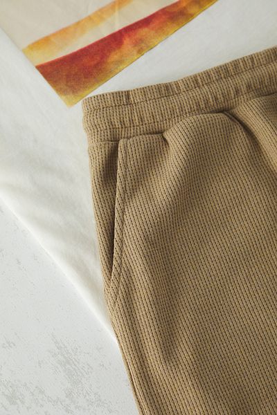 Trendyol Collection Nerz Regulae Fit Ecru Waffel-Strick-Shorts-Pyjama-Set – TMNSS25PT00025