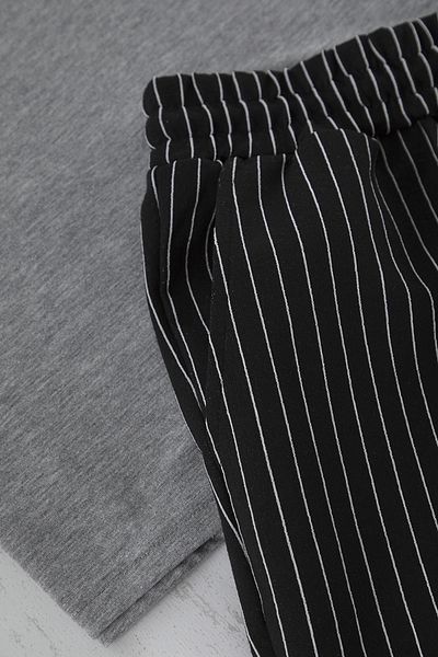 Trendyol Collection Grimelange – Schwarzes, reguläres, gestreiftes Strick-Shorts-Pyjama-Set TMNSS25PT00036