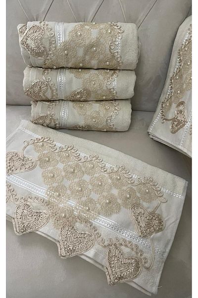 Gohiba Stylish Lace Scalloped Dowry Towel - Models Avant-Garde Hand Towel