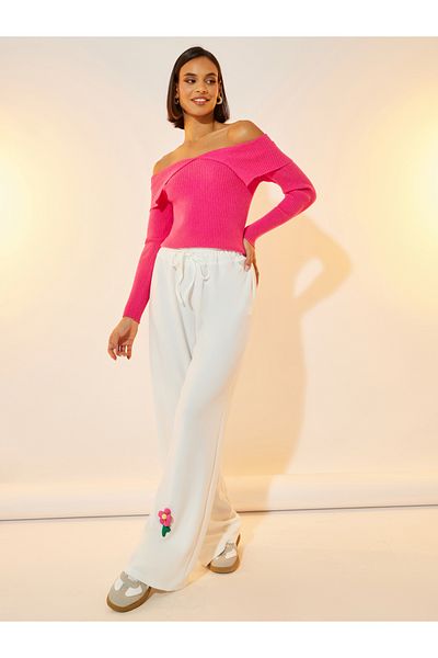Styli 3D Flower Applique Detail Wide Leg Pants