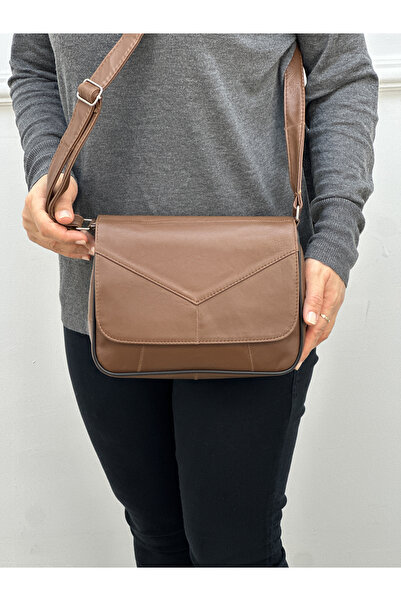 Deribag جلد طبيعي بلون أسمر - حقيبة كتف نسائية متوسطة الحجم بحزام متقاطع 24*2...