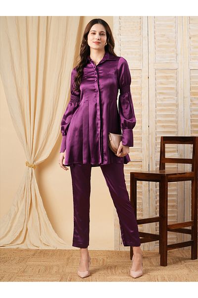 Mish By Styli طقم مكون من قميص مطوي بالكامل وبنطلون سادة