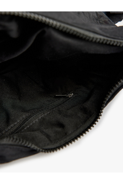 Koton Büzgülü Cep Detaylı Fermuarlı Omuz Çantası