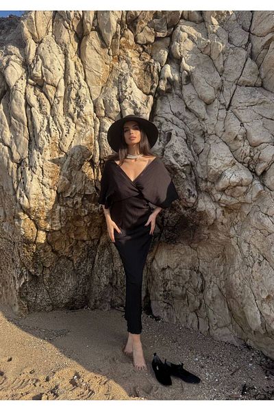 LOCH BUTİK ROCHIE MIDI NEGRA CU GULER LA DOUĂ PIEI