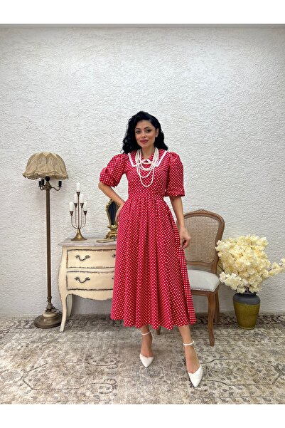 KÜÇÜĞÜM BUTİK Červené puntíkované bílé krajkové šaty s límečkem