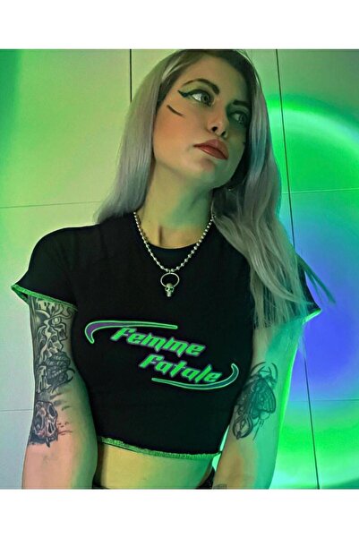 CC STORE Γυναικείο μαύρο μπλουζάκι Crop Green Thread Λεπτομερές Femme Fatale ...