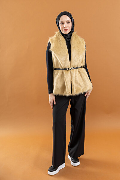TUĞBA ERGÜL 131 Vest