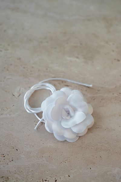 İstoria Bridal Lace-Up Fabric Flower Choker Necklace, Rose Necklace, Satin Rose Necklace, Vintage Rose Choker Necklace