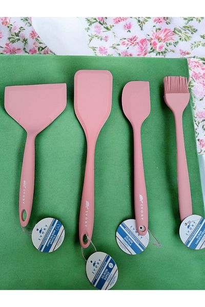 IVORY Set of 4 Fireproof and Non-Stick Spatulas