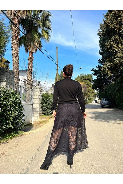 MJORA Large Size Lace Skirt with Black Lining