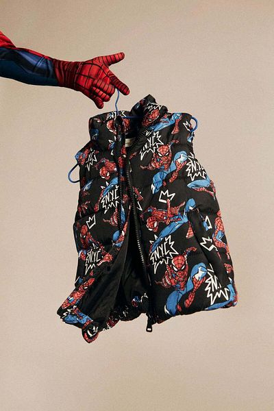 H&M سترة منفوخة مطبوعة