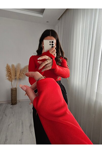 inci boutique Kadın Kırmızı Parmak Geçmeli Çıtçıtlı Basic Body Bluz