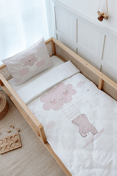 Tuğba Kuğu Montessori Nevresim Takımı (100x200) - Pure Baby Serisi - Buluta Tırmanan Ayıcık