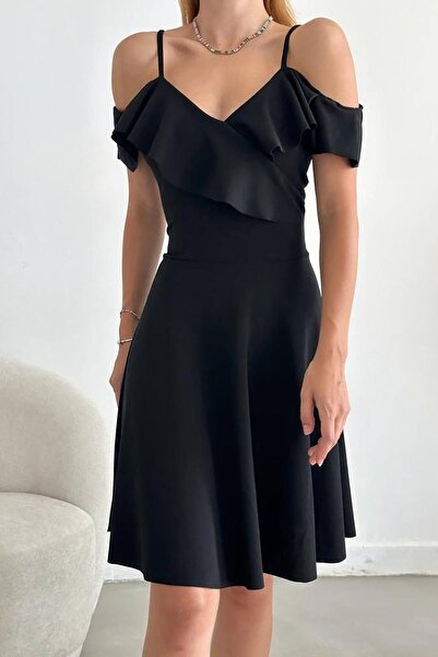 Deafox Rochie neagră cu umeri cu volane