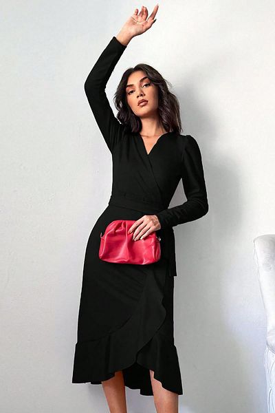 Deafox Schwarzes, langärmliges Midikleid aus Kreppstoff mit Gürtel