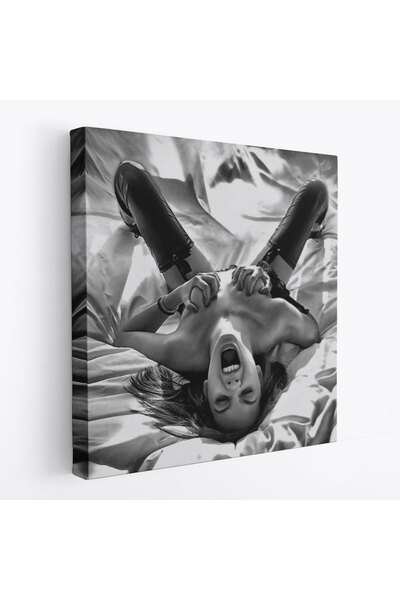Storizaa Çığlık atan Çıplak Güzel Kadın Kanvas Tablo, Siyah Beyaz Tablo-5333B